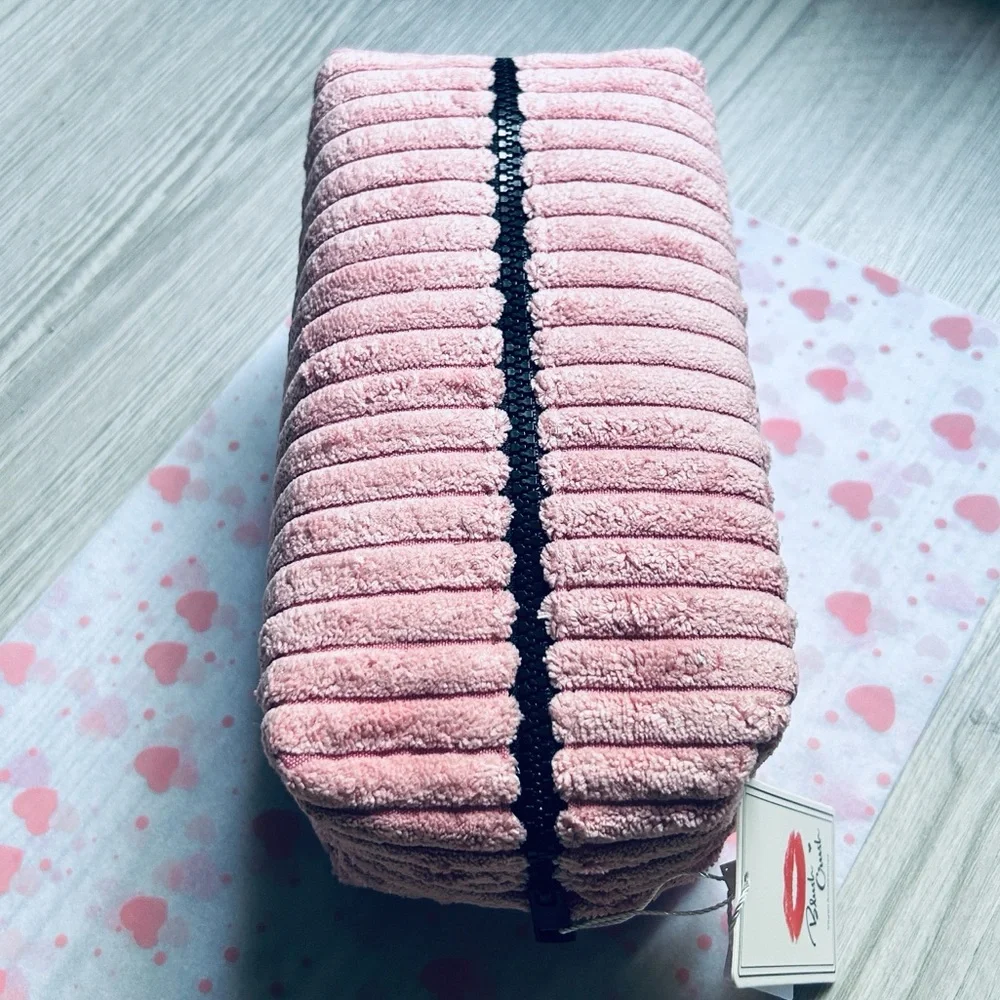 🥰 Velvet Velour Ribbed Cosmetic Bag Blush NWT